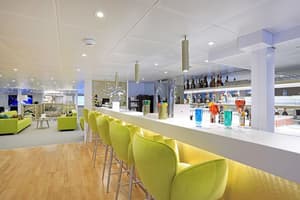 CroisiEurope MS Elbe Princesse II Bar Lounge 1.jpg